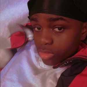 Meet your Posher, Dennis